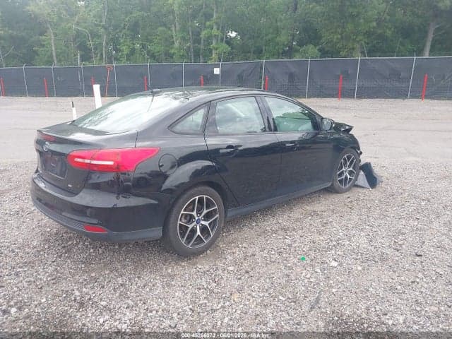 2017 FORD FOCUS SEL 4