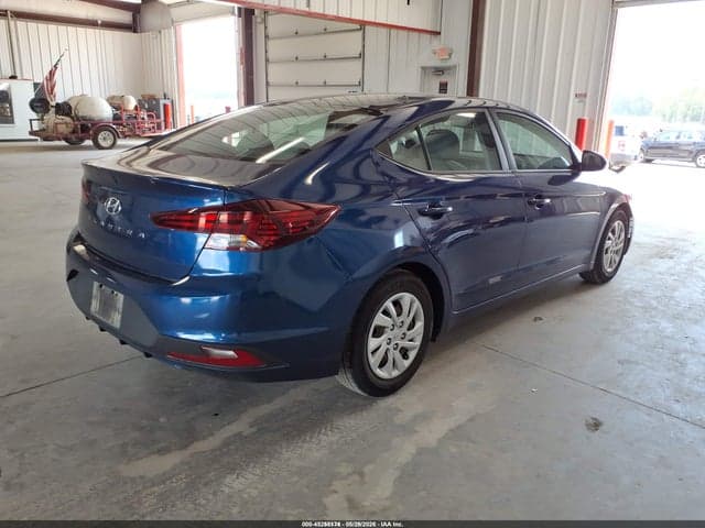 2020 HYUNDAI ELANTRA SE 4