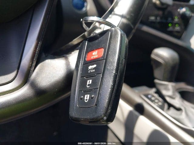 2022 TOYOTA CAMRY SE HYBRID 11
