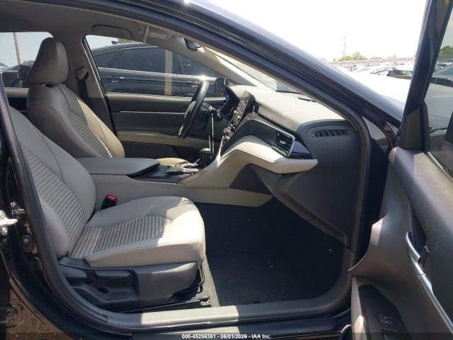 2022 TOYOTA CAMRY SE HYBRID 5