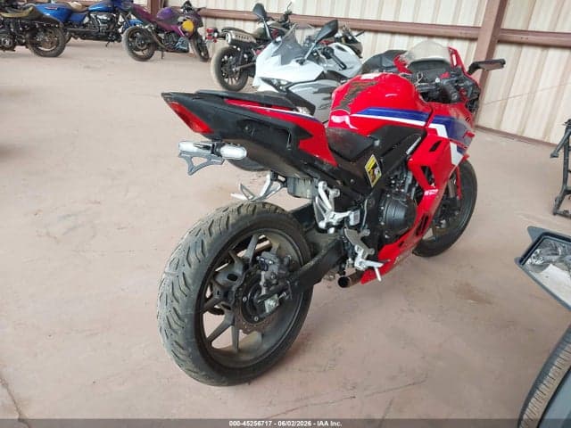 2025 HONDA CBR500 RA 4