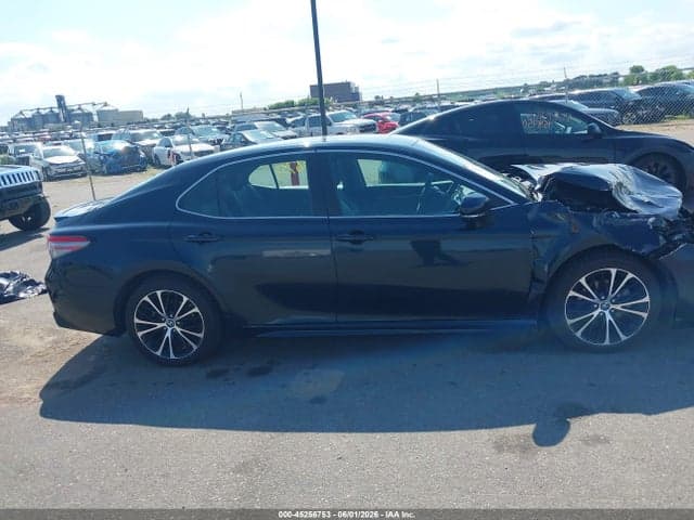 2018 TOYOTA CAMRY SE 14
