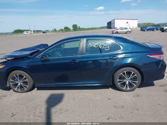 2018 TOYOTA CAMRY SE 15
