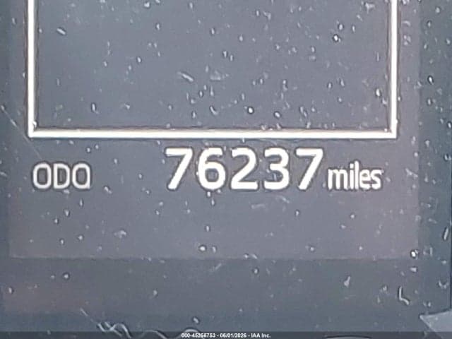 2018 TOYOTA CAMRY SE 16