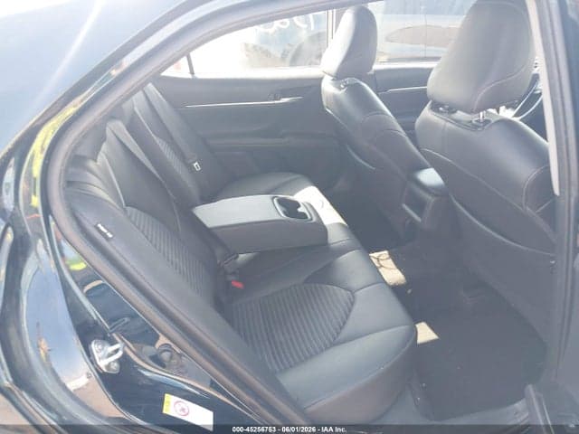 2018 TOYOTA CAMRY SE 8