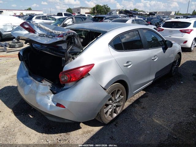 2018 MAZDA MAZDA3 TOURING 4
