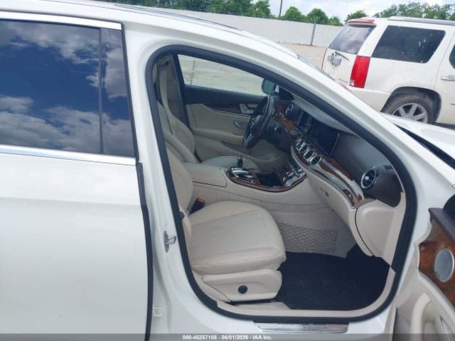 2019 MERCEDES-BENZ E 300 5
