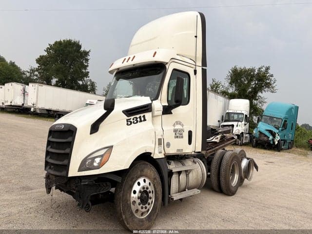 2020 FREIGHTLINER NEW CASCADIA 126 2