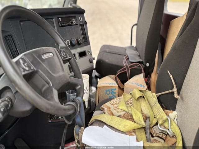 2020 FREIGHTLINER NEW CASCADIA 126 5