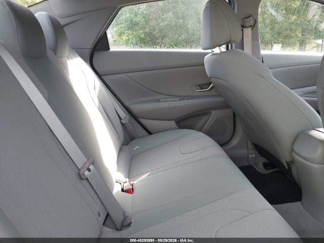 2021 HYUNDAI ELANTRA SE 8