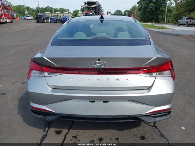 2021 HYUNDAI ELANTRA SE 16