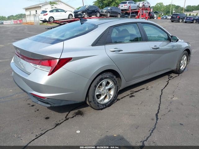 2021 HYUNDAI ELANTRA SE 4