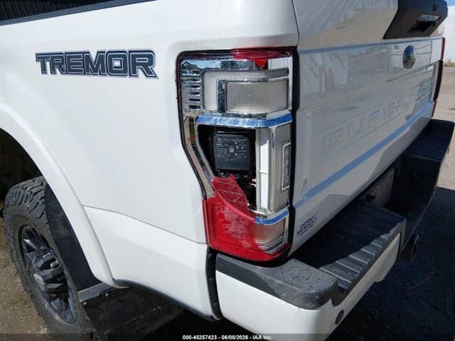 2022 FORD F-350 LARIAT 14