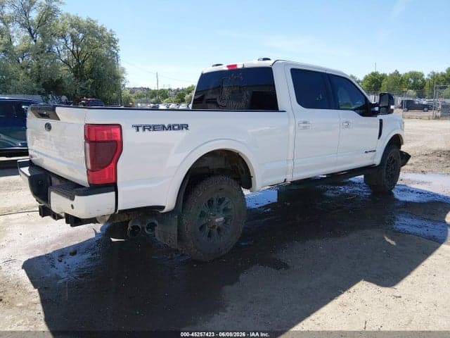 2022 FORD F-350 LARIAT 4