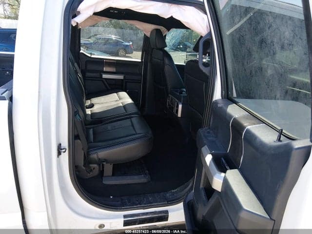 2022 FORD F-350 LARIAT 7