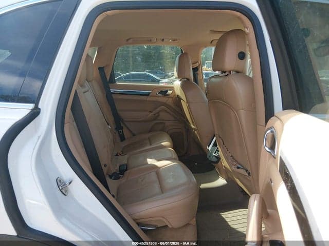 2014 PORSCHE CAYENNE S 8