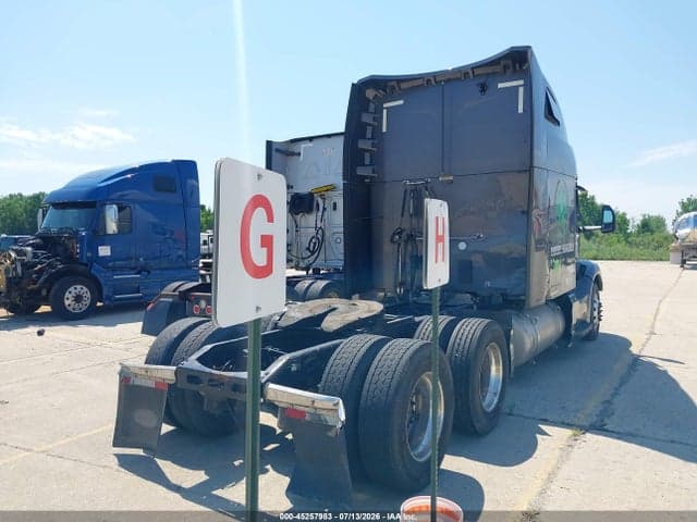 2023 PETERBILT 579 4