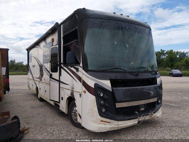 2020 FORD F53 - 1
