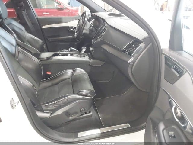 2019 VOLVO XC90 T6 5
