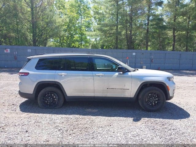 2022 JEEP GRAND CHEROKEE L LAREDO 4X4 13