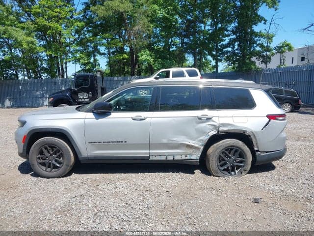 2022 JEEP GRAND CHEROKEE L LAREDO 4X4 14