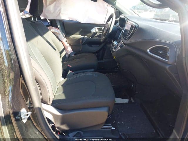 2024 CHRYSLER PACIFICA TOURING 5