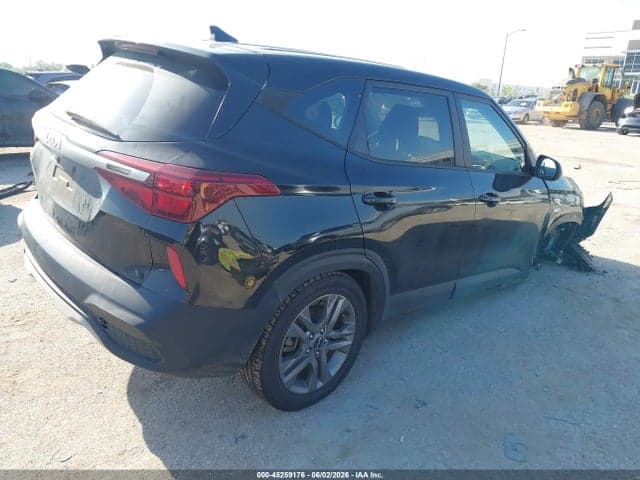 2023 KIA SELTOS LX 4