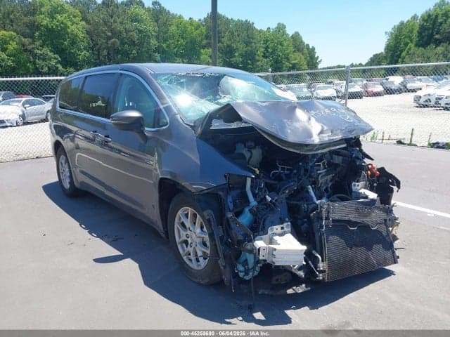 2023 CHRYSLER PACIFICA TOURING L 1
