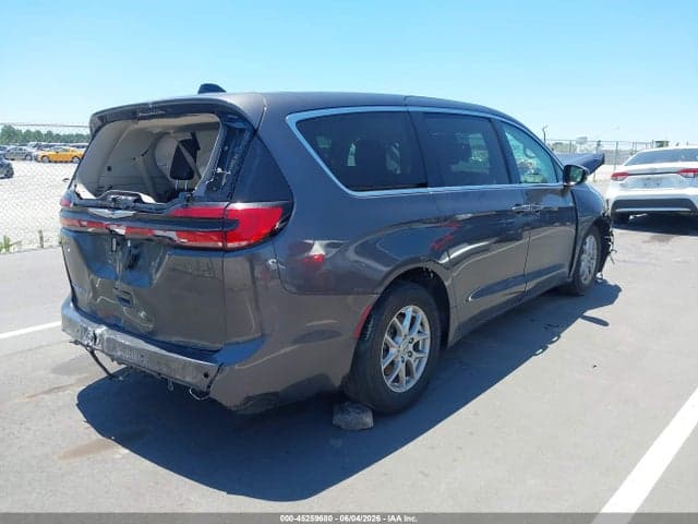 2023 CHRYSLER PACIFICA TOURING L 4