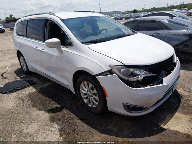 2019 CHRYSLER PACIFICA TOURING L 1