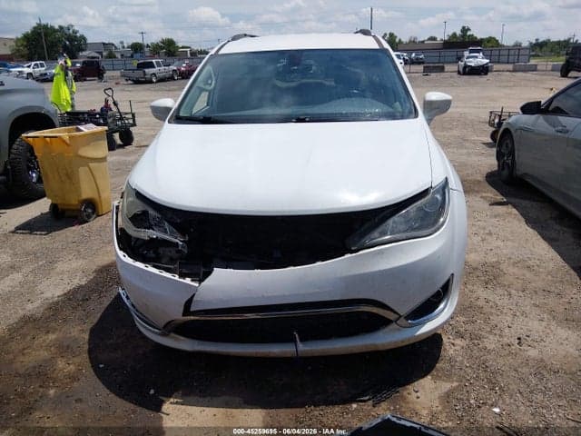 2019 CHRYSLER PACIFICA TOURING L 12