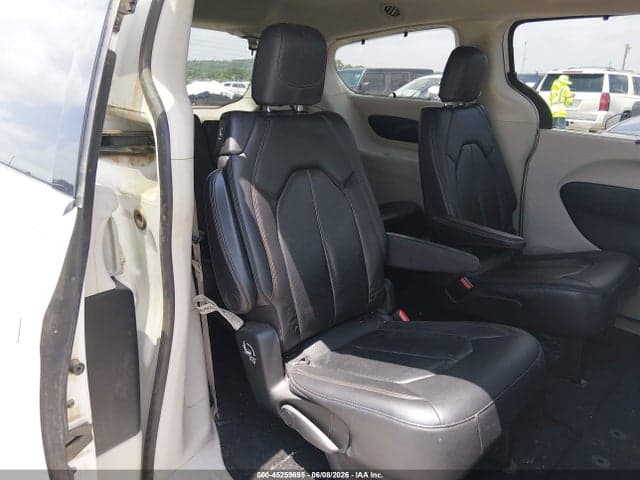 2019 CHRYSLER PACIFICA TOURING L 8