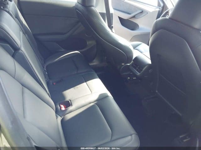 2023 TESLA MODEL Y 8