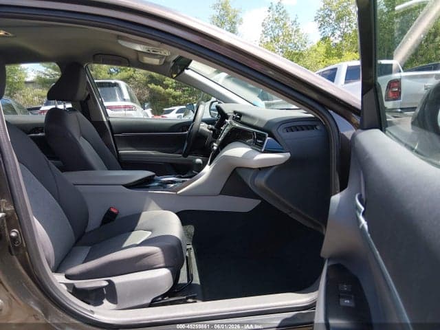 2020 TOYOTA CAMRY LE 5