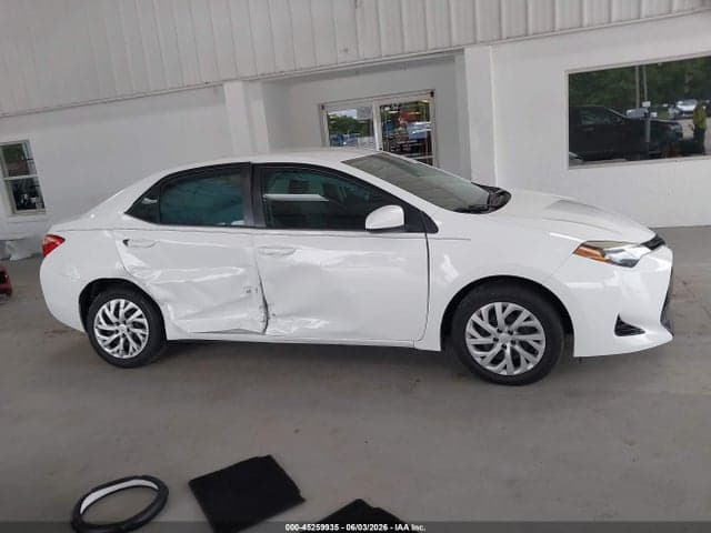 2018 TOYOTA COROLLA LE 13