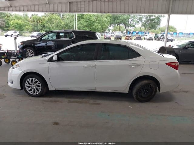 2018 TOYOTA COROLLA LE 14