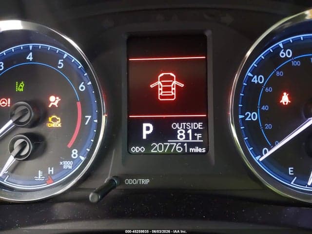 2018 TOYOTA COROLLA LE 15