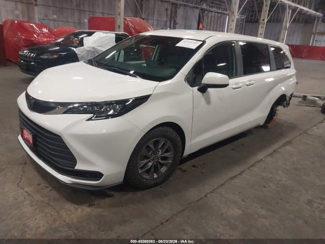 2024 TOYOTA SIENNA LE 2