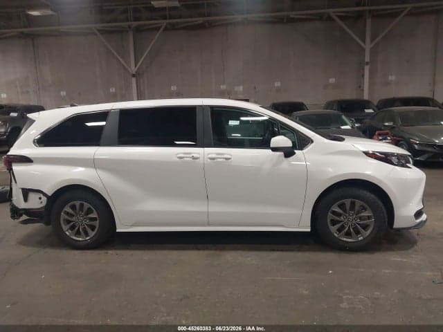 2024 TOYOTA SIENNA LE 14