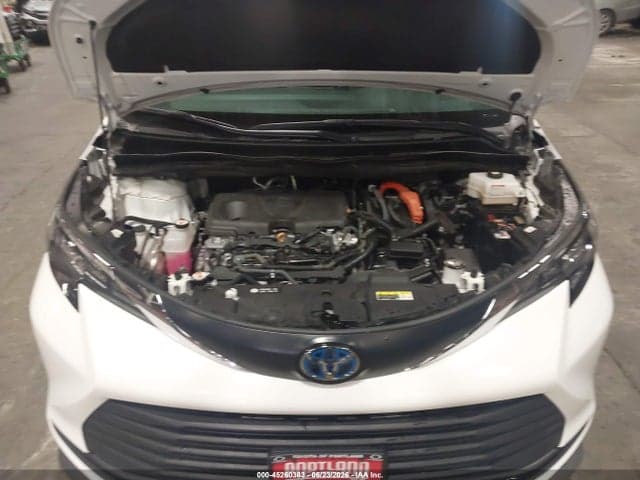 2024 TOYOTA SIENNA LE 10