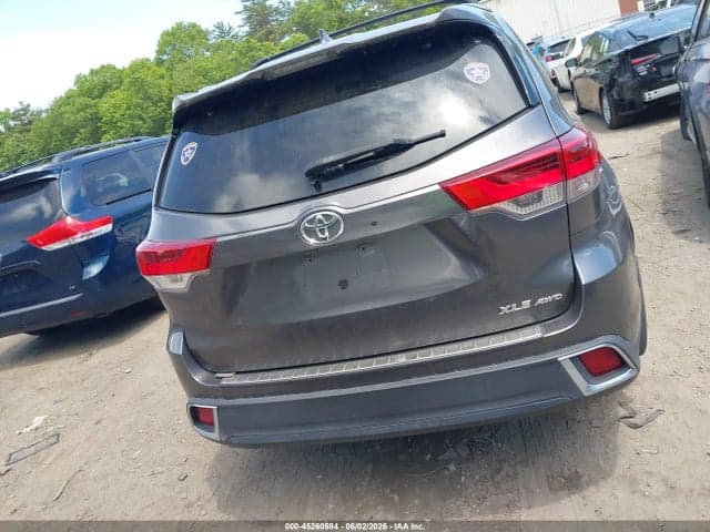 2018 TOYOTA HIGHLANDER XLE 17