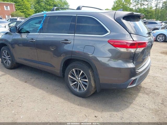 2018 TOYOTA HIGHLANDER XLE 3
