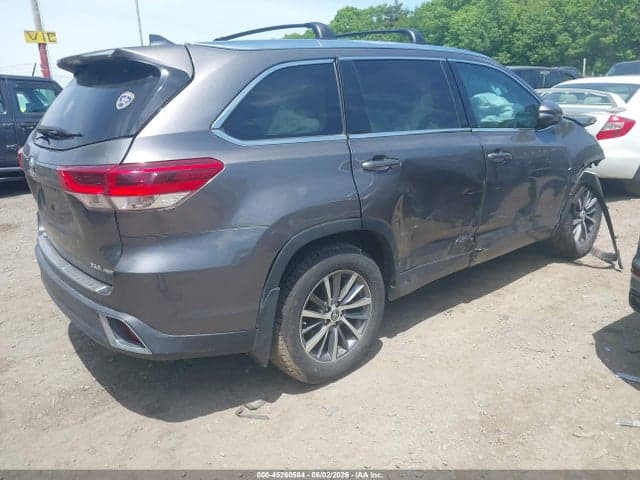 2018 TOYOTA HIGHLANDER XLE 4