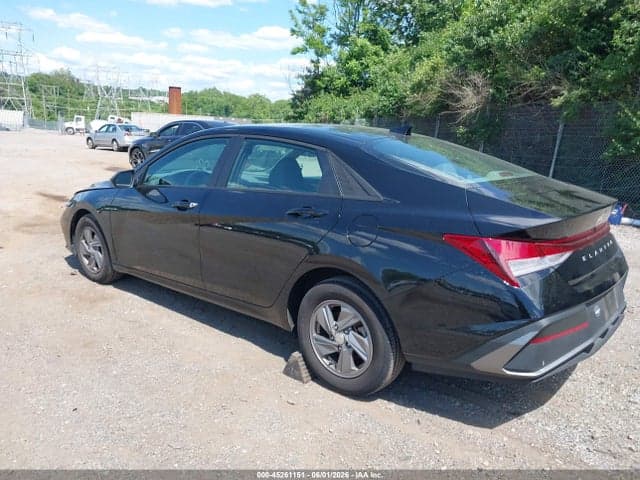 2025 HYUNDAI ELANTRA SE 3