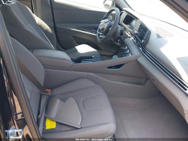 2025 HYUNDAI ELANTRA SE 5