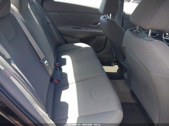 2025 HYUNDAI ELANTRA SE 8