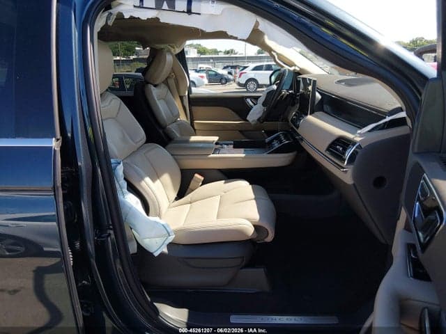2024 LINCOLN NAVIGATOR PREMIERE 5