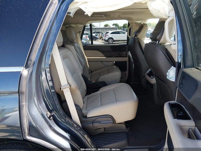 2024 LINCOLN NAVIGATOR PREMIERE 8