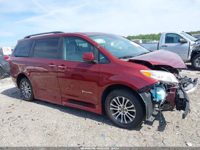 2020 TOYOTA SIENNA XLE 14