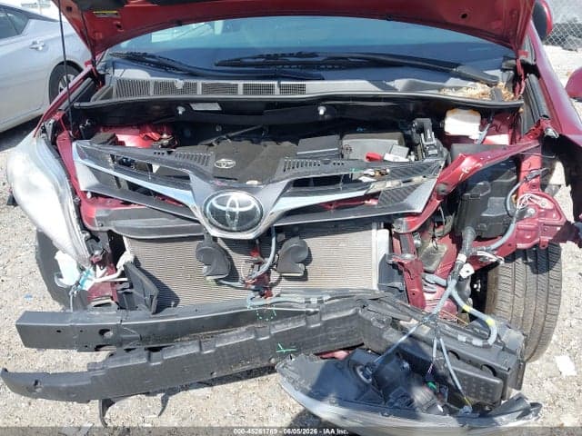 2020 TOYOTA SIENNA XLE 10